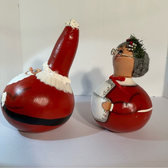 Vtg Santa & Mrs Claus Christmas Gourds Hand Made Signed Mary Susan 11.5” & 9” - Picture 9 of 11